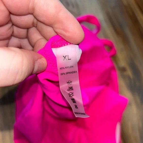 Swimsuit - Picture 7 of 8